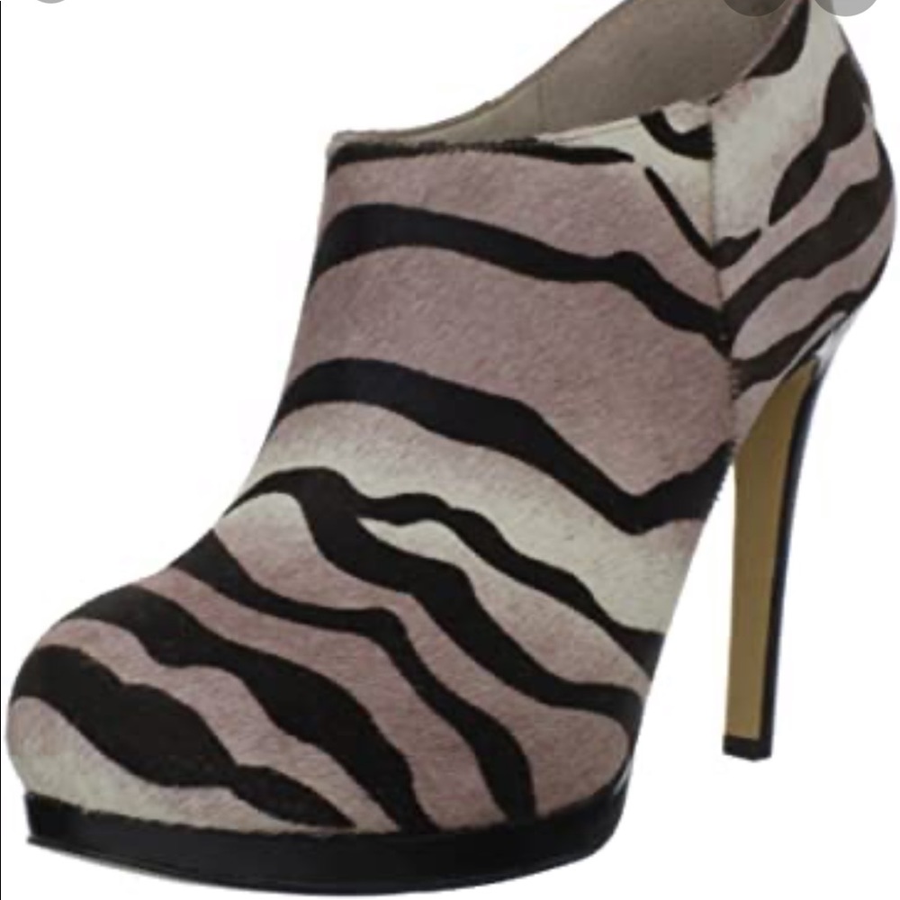 NINE WEST Cowhide Leather Booties Size 8.5